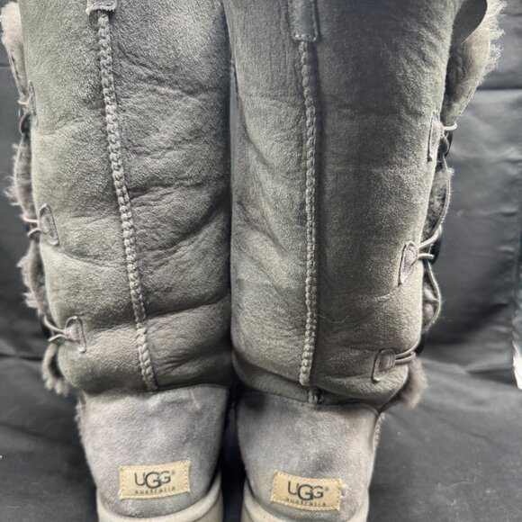 Ugg’s Bailey Buttonl lll Grey 1873 W/Grey Size 8,leather W/Sheepskin Lining. - Picture 6 of 8